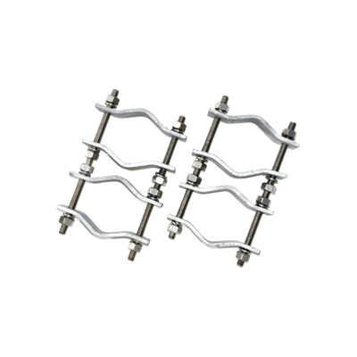 Juego de Dos Abrazaderas Dobles para Mástiles de 3.8 a 8.9 cm, con Separación entre centros de 12 cm.